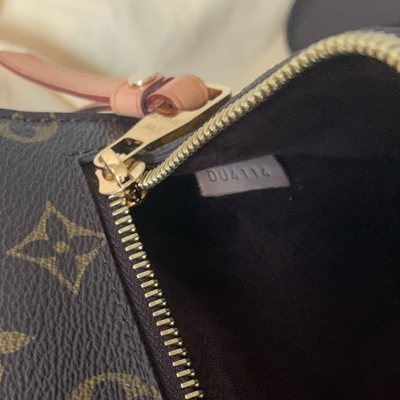 Louis Vuitton - Picture 8 of 8